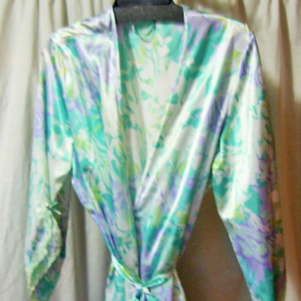 Floral Satin Short Kimono Robe Aqua White Lavender NWOT Size M/L
